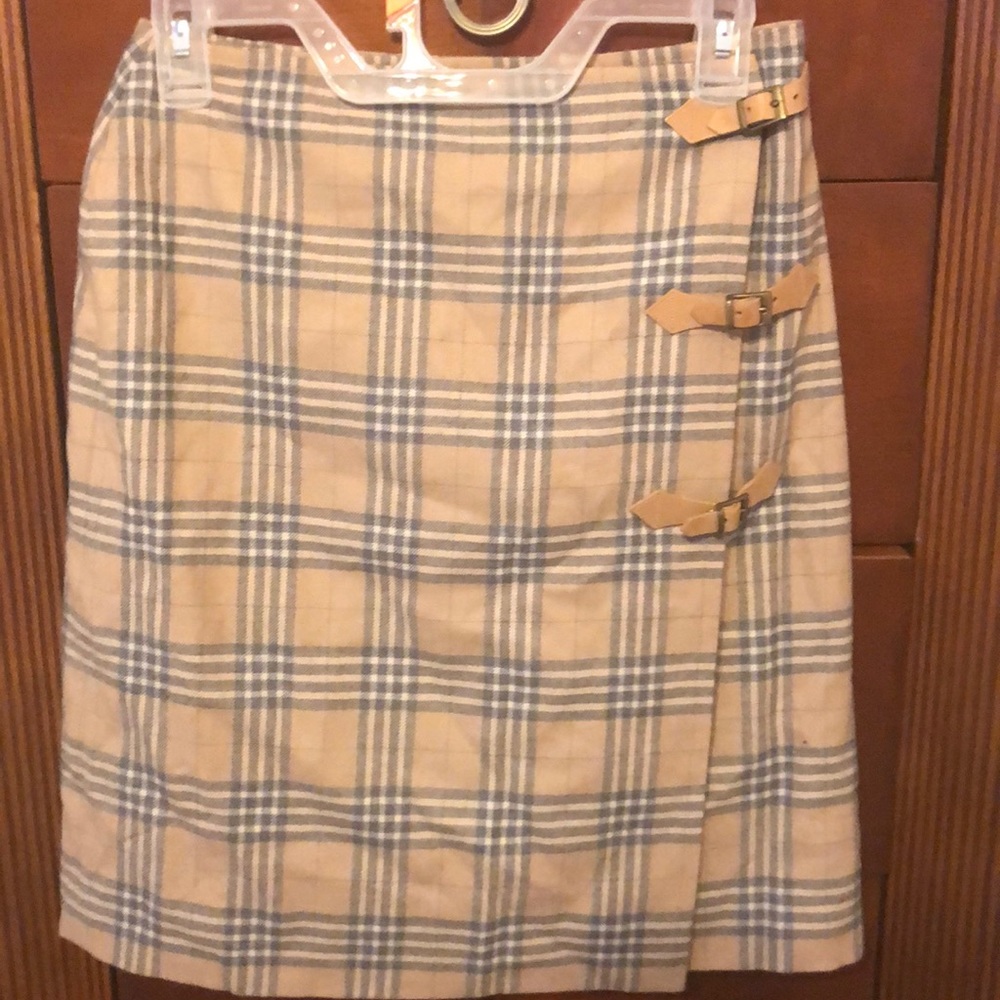 100% wool chic plaid skirt!!😄